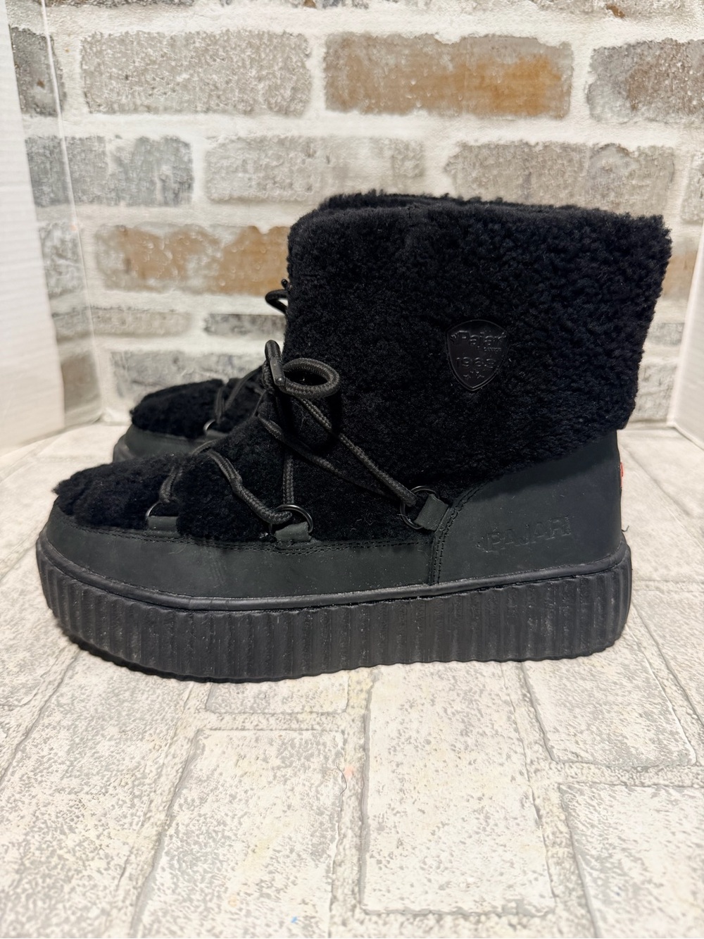 Pajar Ceria Shearling Waterproof Cold Weather Winter Boots Size 8-8.5 black